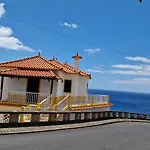 Sol E Mar By The Airport Tatil Evi Santa Cruz (Madeira)