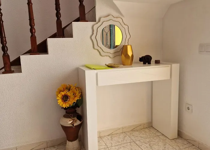 Sol E Mar By The Airport 度假居 *