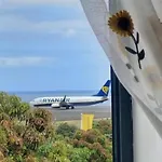 Dom wakacyjny Sol E Mar By The Airport Santa Cruz (Madeira)
